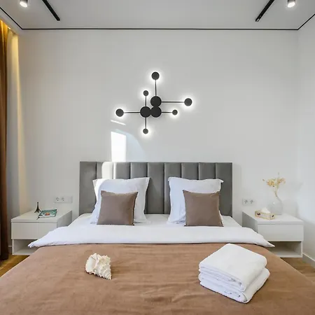 5 New Business-Class Apartments R-House Near Mega Almaty Exterior photo