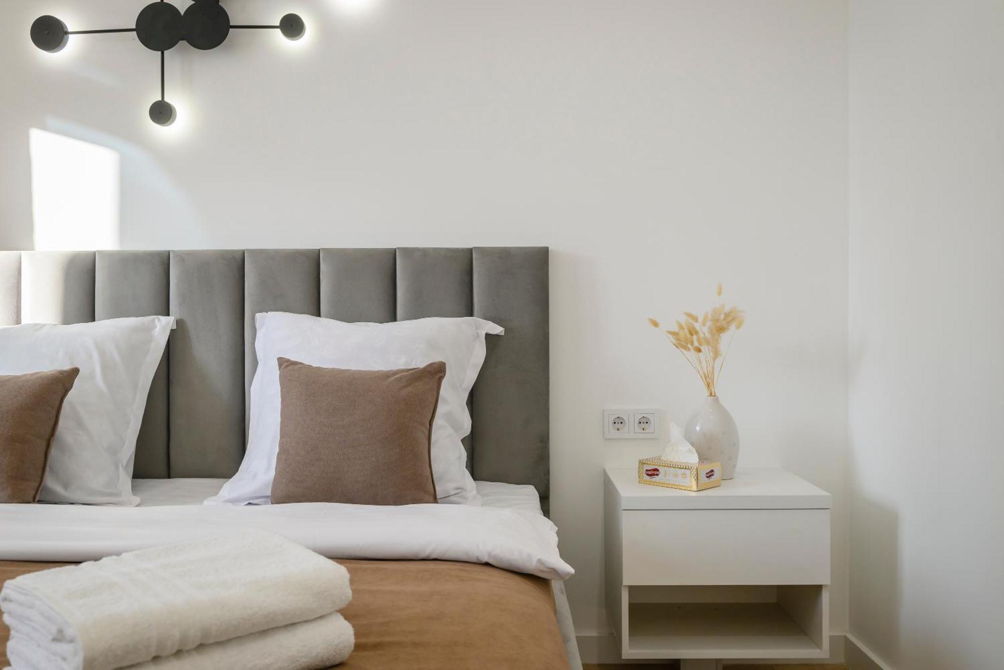 5 New Business-class R-house Near Mega Apartment *