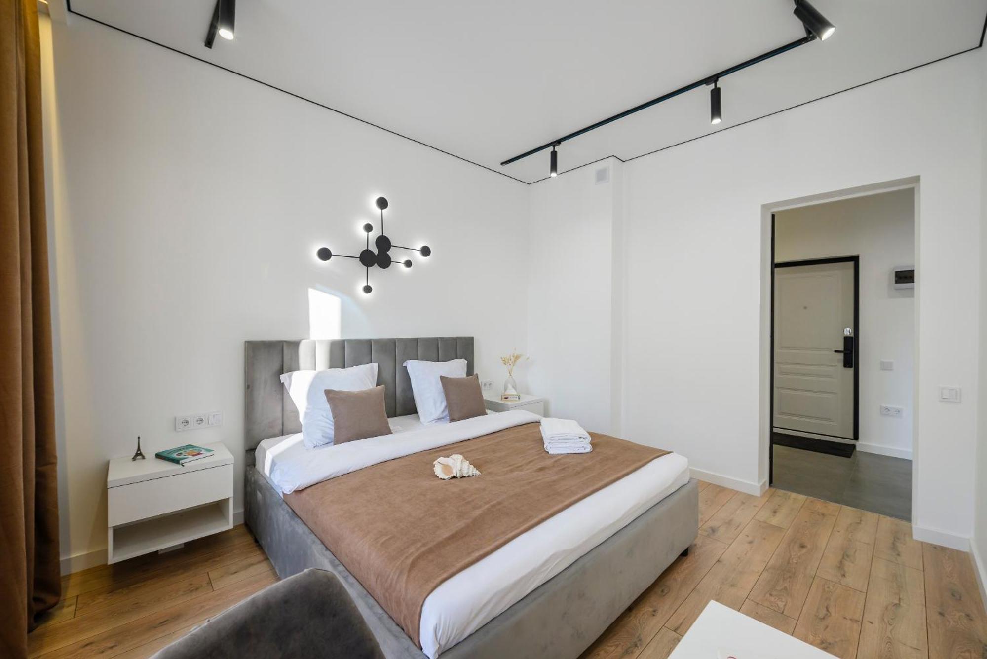 5 New Business-class R-house Near Mega Apartment *