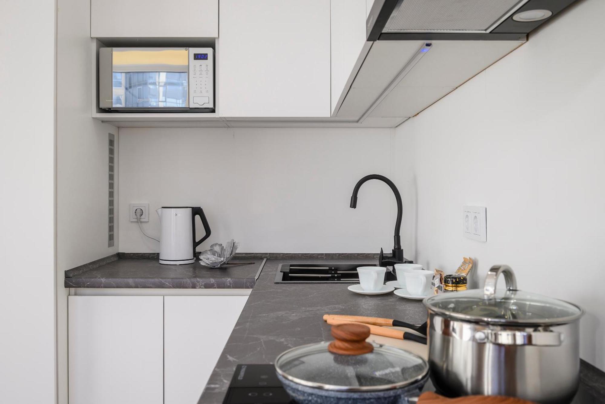 Apartment 5 New Business-class R-house Near Mega Almaty